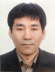 김선욱교수님 증명사진입니다.